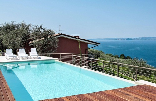 Frader Apartamento | Acogedor apartamento para 6 personas con piscina, WIFI, TV, terraza y aparcamiento