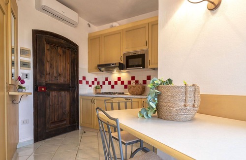 Canneddi Apartamento | Hermoso apartamento para 4 personas con piscina, WIFI, A/C, TV, terraza y mascotas permitida