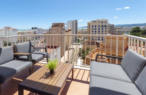 Grao de Gandia Apartamento | Apartamento con encanto, muy cerca de la playa. A/A wifi. Con terraza-ALQUILER SOLO FAMILIAS