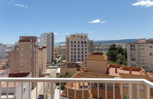 Grao de Gandia Apartamento | Apartamento con encanto, muy cerca de la playa. A/A wifi. Con terraza-ALQUILER SOLO FAMILIAS