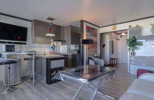 Le Home Apartamento | Hermoso apartamento para 4 personas con WIFI, TV, balcón y aparcamiento