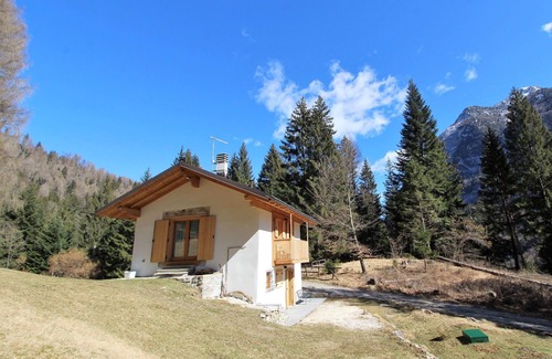 Lozzo di Cadore Apartamento | Hermoso apartamento con WIFI, balcón, mascotas permitida, vista panorámica y aparcamiento