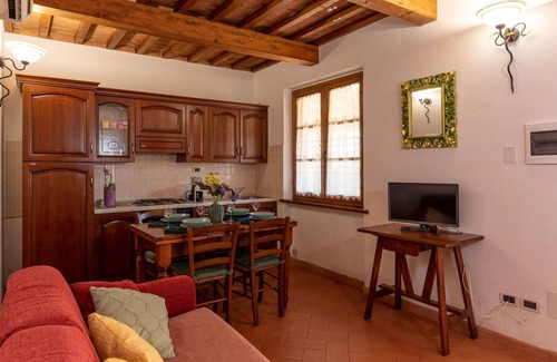 Massa Marittima Casa | Precioso apartamento en villa para 4 personas con A/C, WIFI, TV, terraza y mascotas permitida