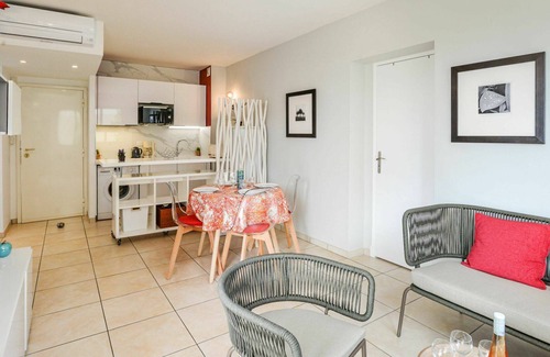 Nice Apartamento | Precioso apartamento para 4 personas con piscina, WIFI, A/C, TV, terraza y aparcamiento