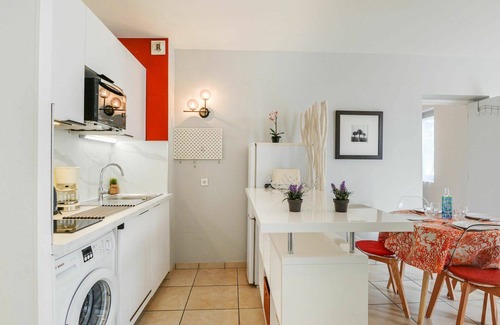 Nice Apartamento | Precioso apartamento para 4 personas con piscina, WIFI, A/C, TV, terraza y aparcamiento