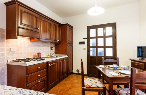 Diano Castello Apartamento | Apartamento con A/C, piscina, WIFI, terraza, mascotas permitida, vista panorámica, aparcamiento