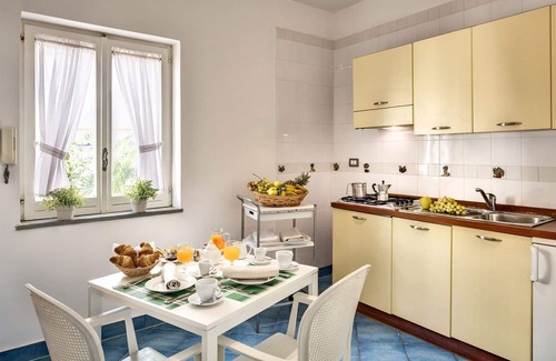 Termini Apartamento | Apartamento con piscina, WIFI, A/C, TV, terraza, vista panorámica, aparcamiento, cerca de Sorrento