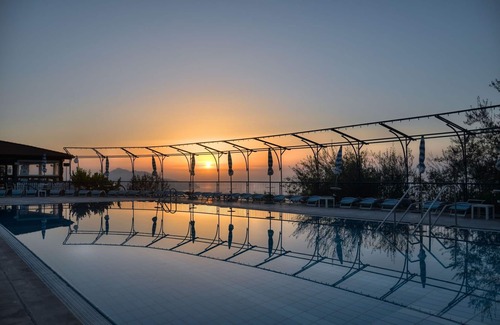 Termini Apartamento | Apartamento con piscina, WIFI, A/C, TV, terraza, vista panorámica, aparcamiento, cerca de Sorrento