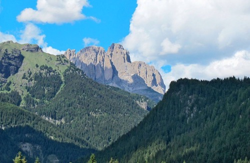 San Giovanni di Fassa Apartamento | Lovely apartment for 7 people with WIFI, TV, balcony, pets allowed and parking