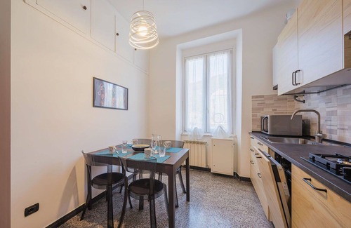 Riva Trigoso Apartamento | Hermoso apartamento para 4 personas con WIFI, TV, balcón y aparcamiento