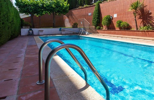 Tossa de Mar Apartamento | Bonito apartamento para 6 personas con piscina, WIFI, TV, terraza y aparcamiento
