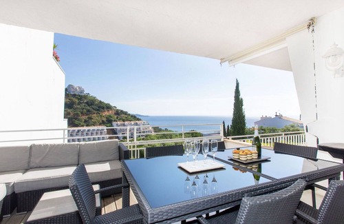Tossa de Mar Apartamento | Bonito apartamento para 6 personas con piscina, WIFI, TV, terraza y aparcamiento
