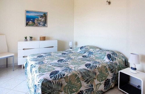 Cros-de-Cagnes Apartamento | Lovely apartment for 4 people with WIFI, TV, terrace, pets allowed and parking
