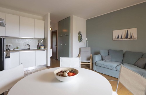 Pietrabruna Apartamento | Acogedor apartamento para 4 personas con WIFI, TV, balcón, mascotas permitida y aparcamiento