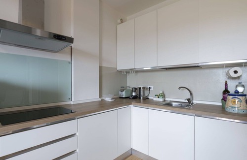 Pietrabruna Apartamento | Acogedor apartamento para 4 personas con WIFI, TV, balcón, mascotas permitida y aparcamiento