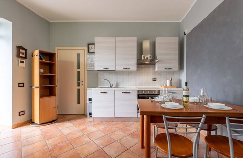 Portacomaro Apartamento | Apartamento con WIFI, piscina, A/C, terraza, mascotas permitida, vista panorámica, aparcamiento