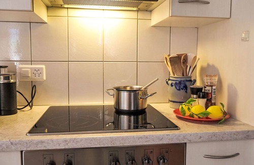 Kandersteg Apartamento | Hermoso apartamento para 4 personas con WIFI, TV, balcón, mascotas permitida y vista panorámica