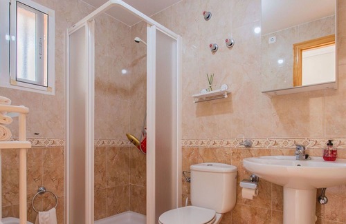 Los Alcázares Apartamento | Lovely apartment for 6 people with WIFI, pool, TV, terrace and pets allowed