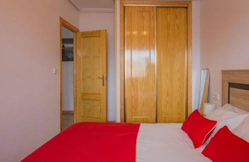 Los Alcázares Apartamento | Lovely apartment for 6 people with WIFI, pool, TV, terrace and pets allowed