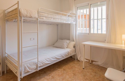 Los Alcázares Apartamento | Lovely apartment for 6 people with WIFI, pool, TV, terrace and pets allowed