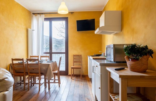 Cortemilia Apartamento | Hermoso apartamento para 6 personas con WIFI, piscina, TV, terraza y mascotas permitida