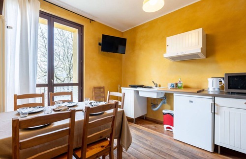 Cortemilia Apartamento | Hermoso apartamento para 6 personas con WIFI, piscina, TV, terraza y mascotas permitida