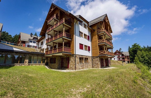 Hocko Pohorje Apartamento | Bonito apartamento con piscina, WIFI, TV, patio, mascotas permitida y vista panorámica