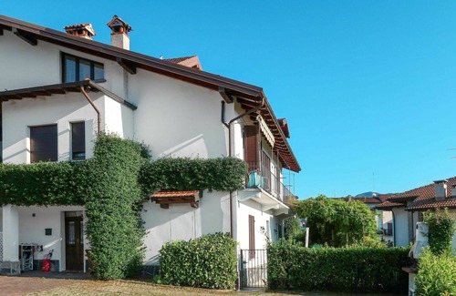 Luino Apartamento | Bonito apartamento para 3 personas con WIFI, TV, patio y aparcamiento