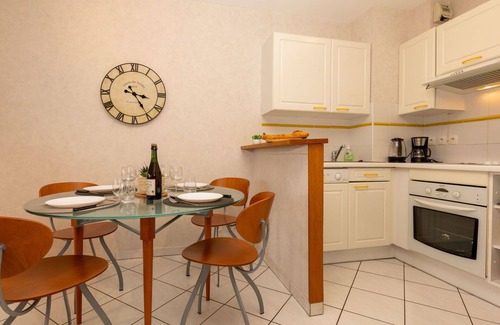 Saint-Igneuc Apartamento | Hermoso apartamento para 4 personas con WIFI, TV, patio y mascotas permitida
