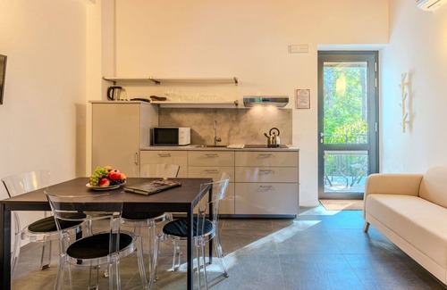 Dervio Apartamento | Precioso apartamento con WIFI, A/C, piscina, TV, patio, vista panorámica y aparcamiento