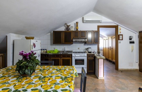 Torrazza Apartamento | Precioso apartamento para 4 personas con WIFI, A/C, TV, balcón, vista panorámica y aparcamiento