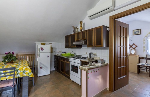 Torrazza Apartamento | Precioso apartamento para 4 personas con WIFI, A/C, TV, balcón, vista panorámica y aparcamiento