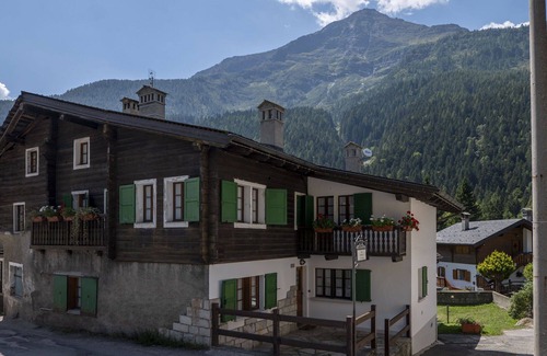 Macugnaga Apartamento | Precioso apartamento con TV, balcón, mascotas permitida, vista panorámica y aparcamiento