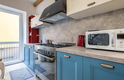 Omegna Apartamento | Acogedor apartamento para 4 personas con WIFI, TV, terraza, mascotas permitida y aparcamiento