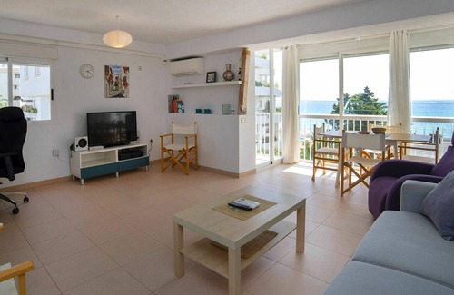 Altea Apartamento | Lovely apartment for 4 people with WIFI, A/C, TV, terrace and parking