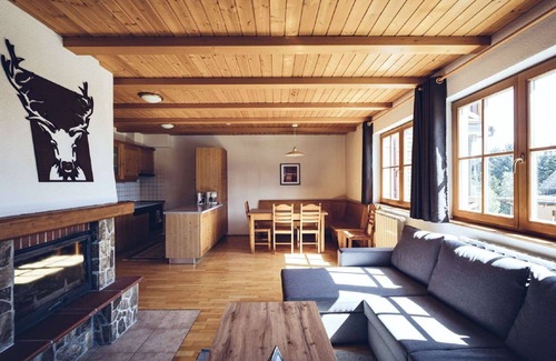 Hocko Pohorje Apartamento | Hermoso apartamento con piscina, WIFI, TV, balcón, mascotas permitida y vista panorámica