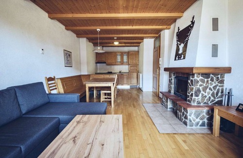 Hocko Pohorje Apartamento | Hermoso apartamento con piscina, WIFI, TV, balcón, mascotas permitida y vista panorámica