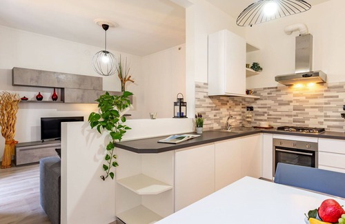 Vendrogno Apartamento | Hermoso apartamento para 5 personas con WIFI, A/C, balcón y aparcamiento