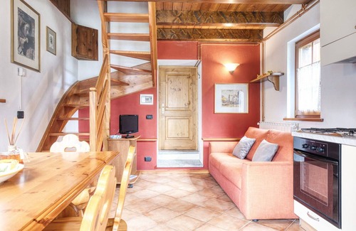 Macugnaga Apartamento | Acogedor apartamento con TV, balcón, mascotas permitida, vista panorámica y aparcamiento