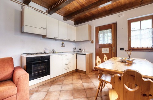 Macugnaga Apartamento | Acogedor apartamento con TV, balcón, mascotas permitida, vista panorámica y aparcamiento