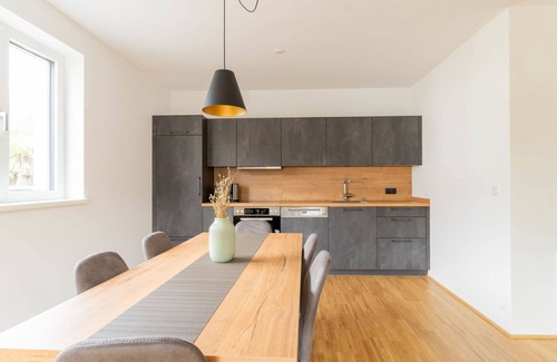 Fronhausen Apartamento | Precioso apartamento para 6 personas con WIFI, TV y patio