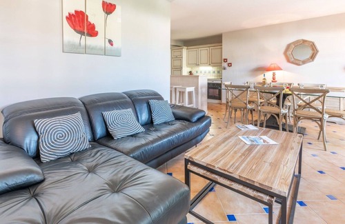 La Mole Apartamento | Precioso apartamento con piscina, WIFI, TV, balcón, mascotas permitida y aparcamiento