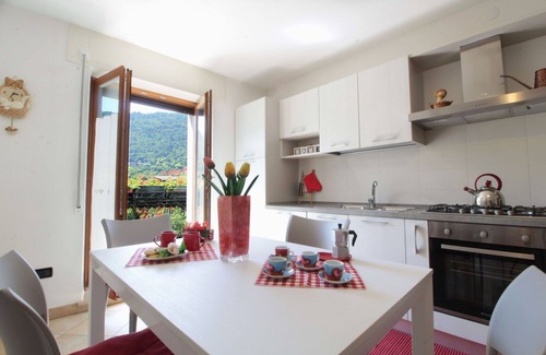 Arsie Apartamento | Acogedor apartamento para 6 personas con TV y vista panorámica