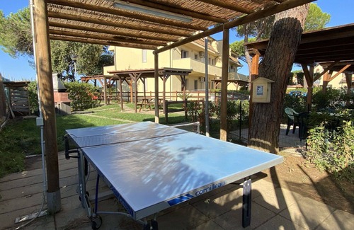 Marina di Cecina Apartamento | Lovely apartment for 6 guests with pool, WIFI, A/C, TV, patio and pets allowed