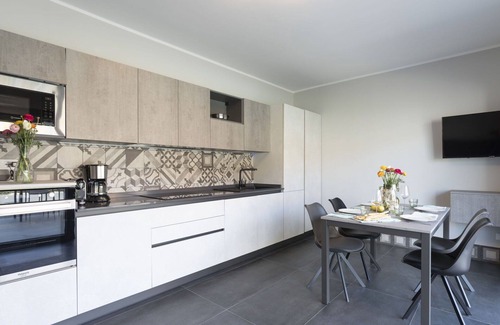 Caramagna Ligure Apartamento | Hermoso apartamento para 6 personas con A/C, piscina, WIFI, TV, terraza y mascotas permitida