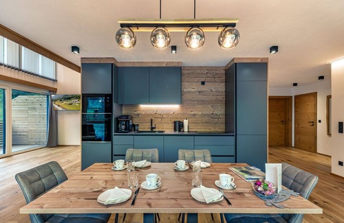 Solk Apartamento | Acogedor apartamento para 4 personas con bañera de hidromasaje, WIFI, TV y patio