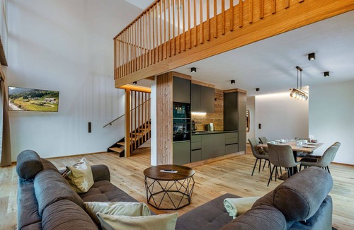 Solk Apartamento | Acogedor apartamento para 4 personas con bañera de hidromasaje, WIFI, TV y patio