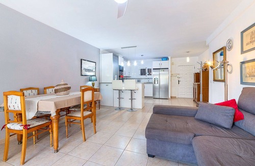 Aguadulce Apartamento | Acogedor apartamento para 6 personas con WIFI, A/C, TV, terraza, mascotas permitida y aparcamiento