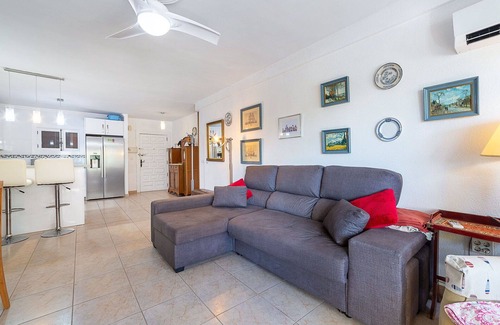 Aguadulce Apartamento | Acogedor apartamento para 6 personas con WIFI, A/C, TV, terraza, mascotas permitida y aparcamiento