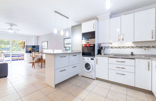 Aguadulce Apartamento | Acogedor apartamento para 6 personas con WIFI, A/C, TV, terraza, mascotas permitida y aparcamiento